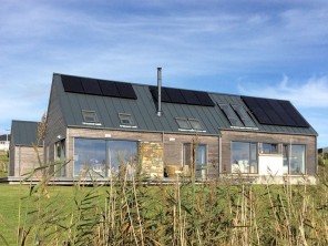 2 Bedroom Luxurious Longhouse on the Isle of Lewis, Outer Hebrides, Scotland